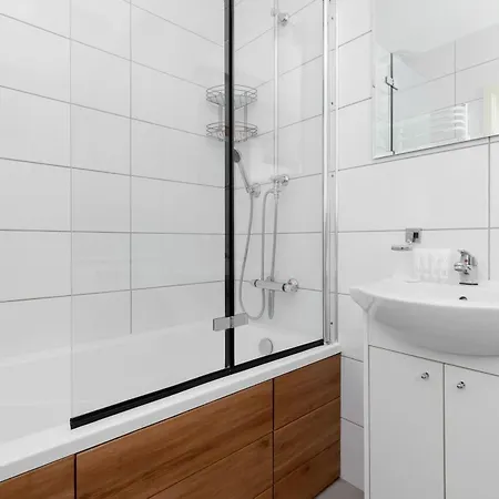 Daire Rybacka Comfy With Balcony By Renters