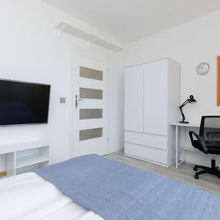 Daire Rybacka Comfy With Balcony By Renters
