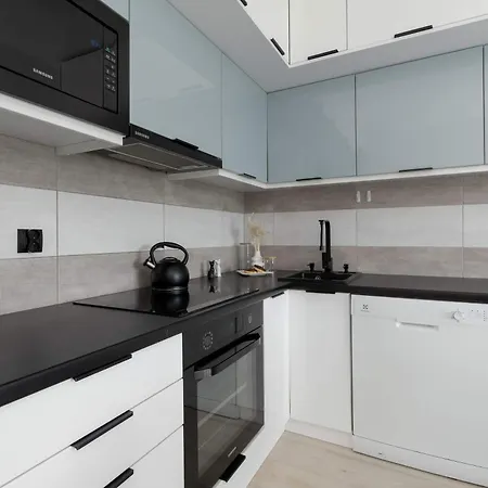 Daire Rybacka Comfy With Balcony By Renters
